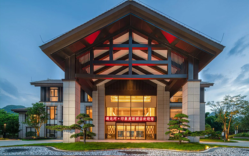 廣西遇龍河酒店-泳池項(xiàng)目案例鑒賞實(shí)拍圖